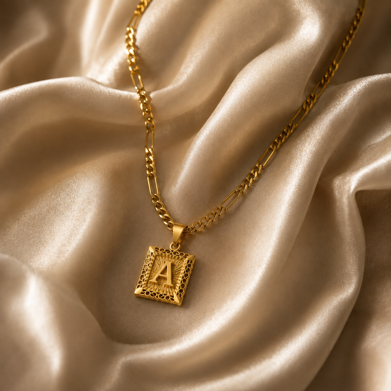 Cadena de Inicial de  Oro 14K